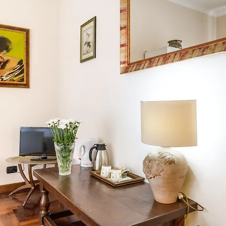 Two Elegant - Metro A 4* Rome