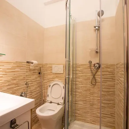 Two Elegant - Metro A