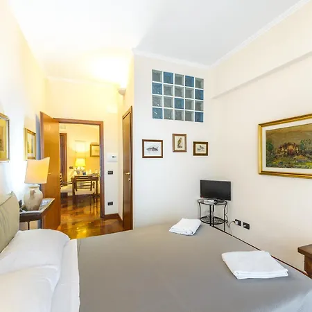 Two Elegant - Metro A Rome